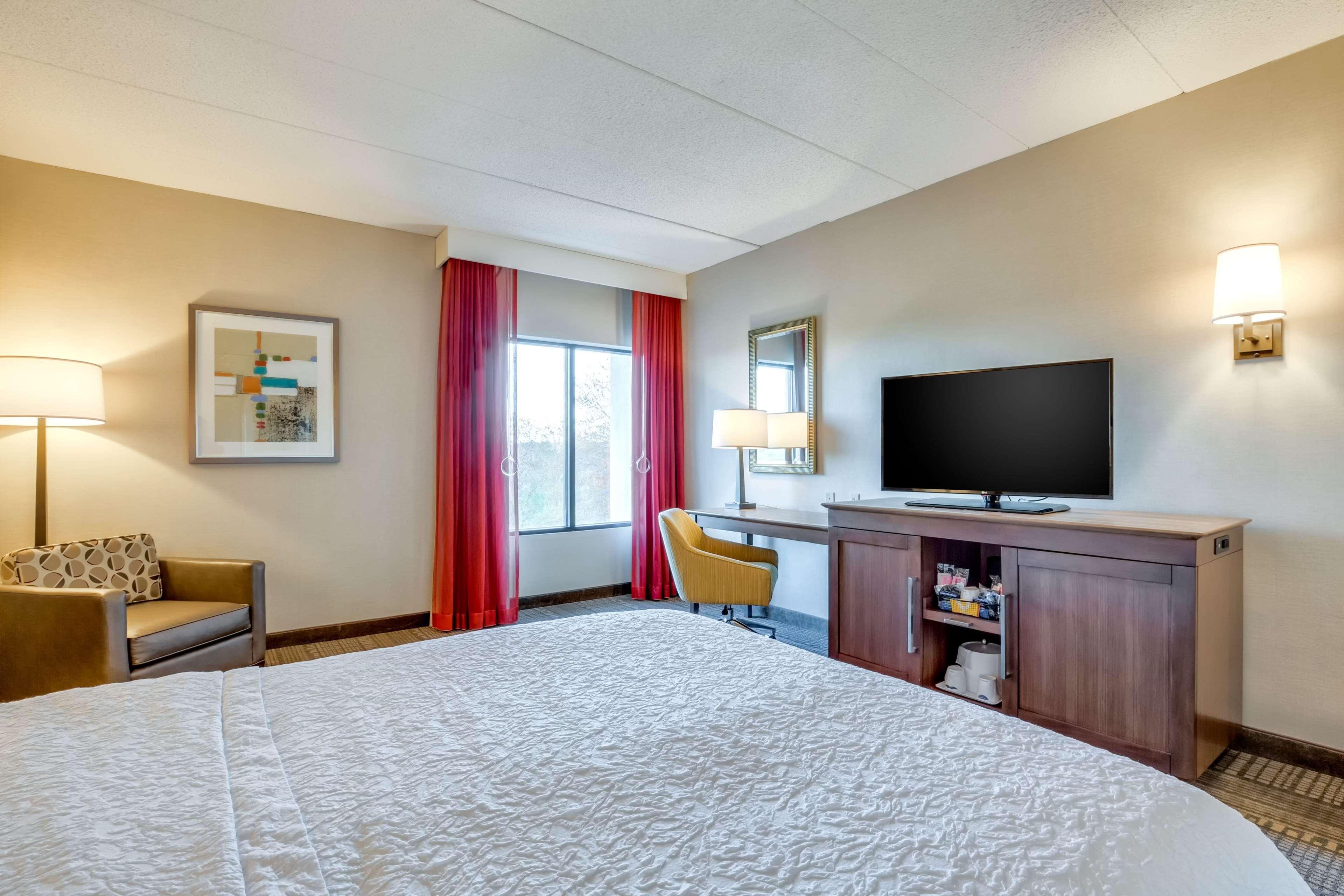 Hampton Inn Boston-Норвуд Экстерьер фото