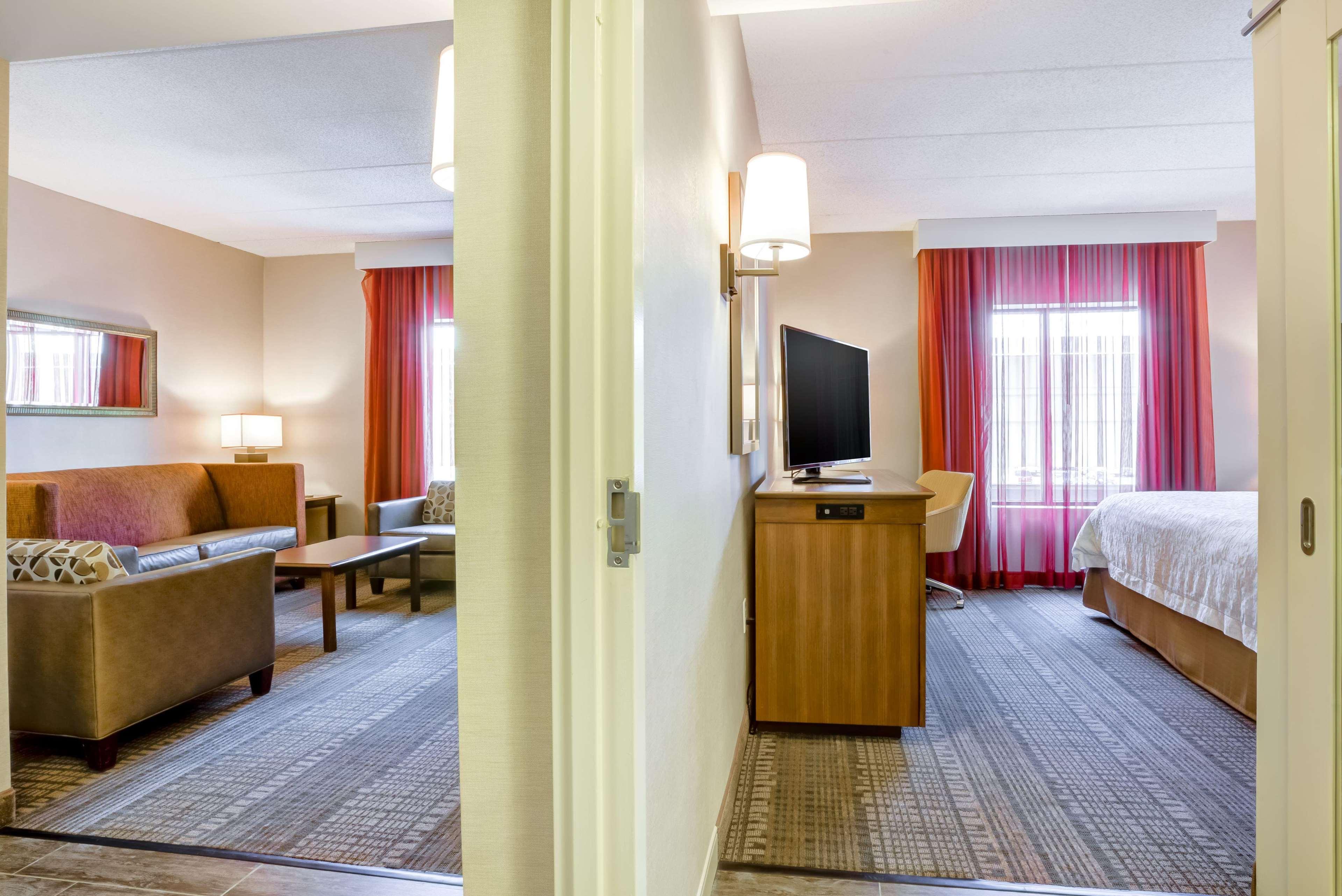 Hampton Inn Boston-Норвуд Экстерьер фото