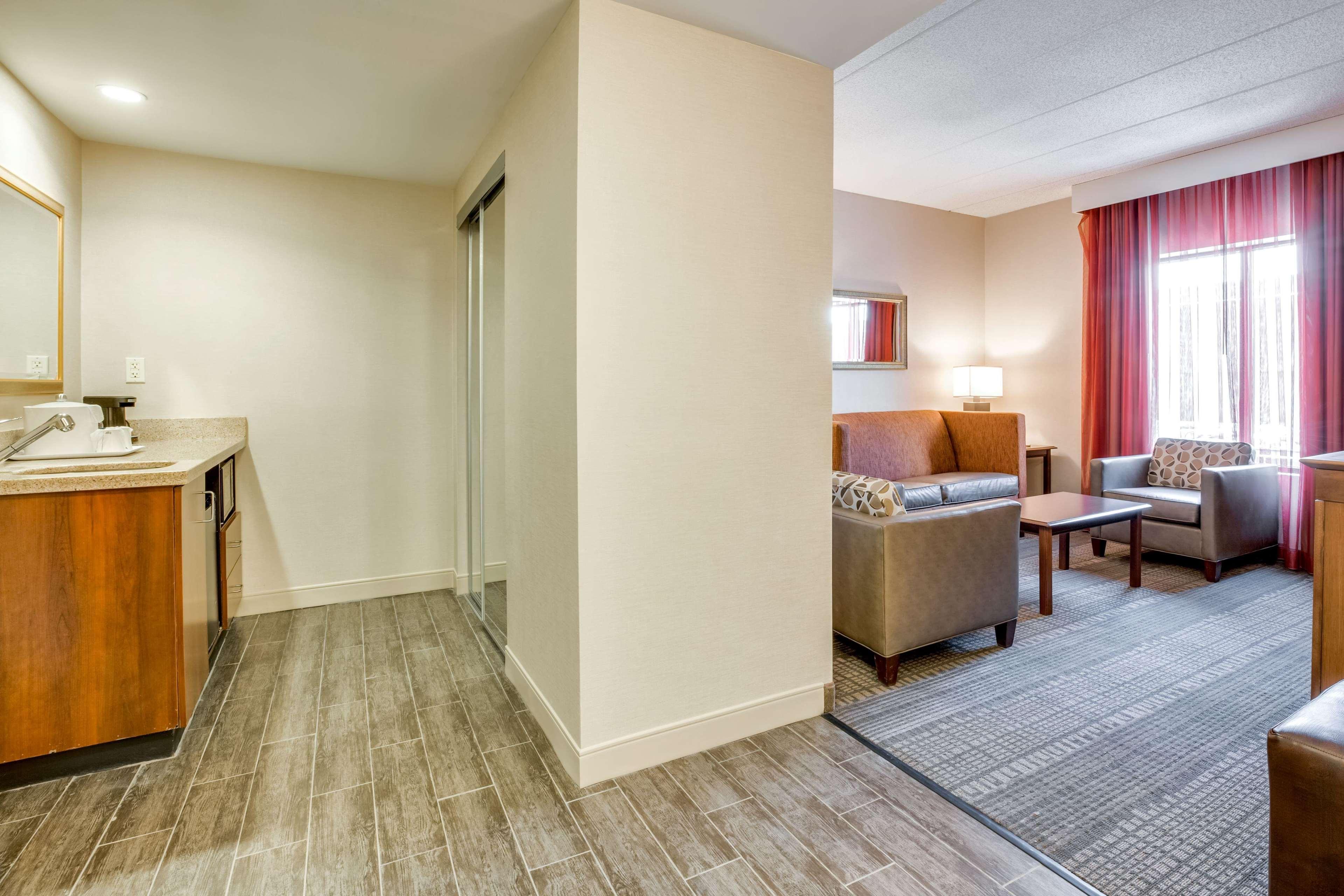 Hampton Inn Boston-Норвуд Экстерьер фото