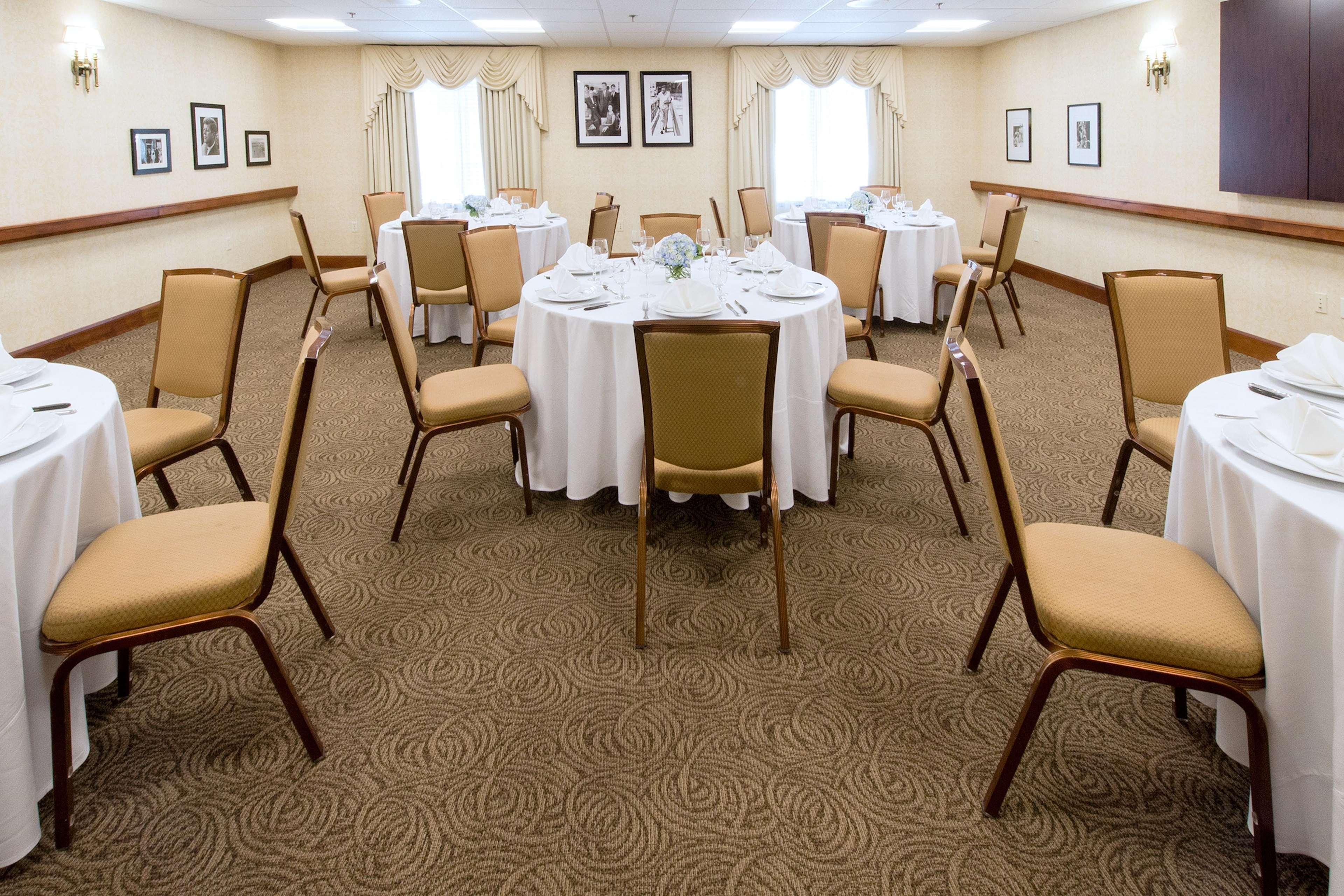 Hampton Inn Boston-Норвуд Экстерьер фото