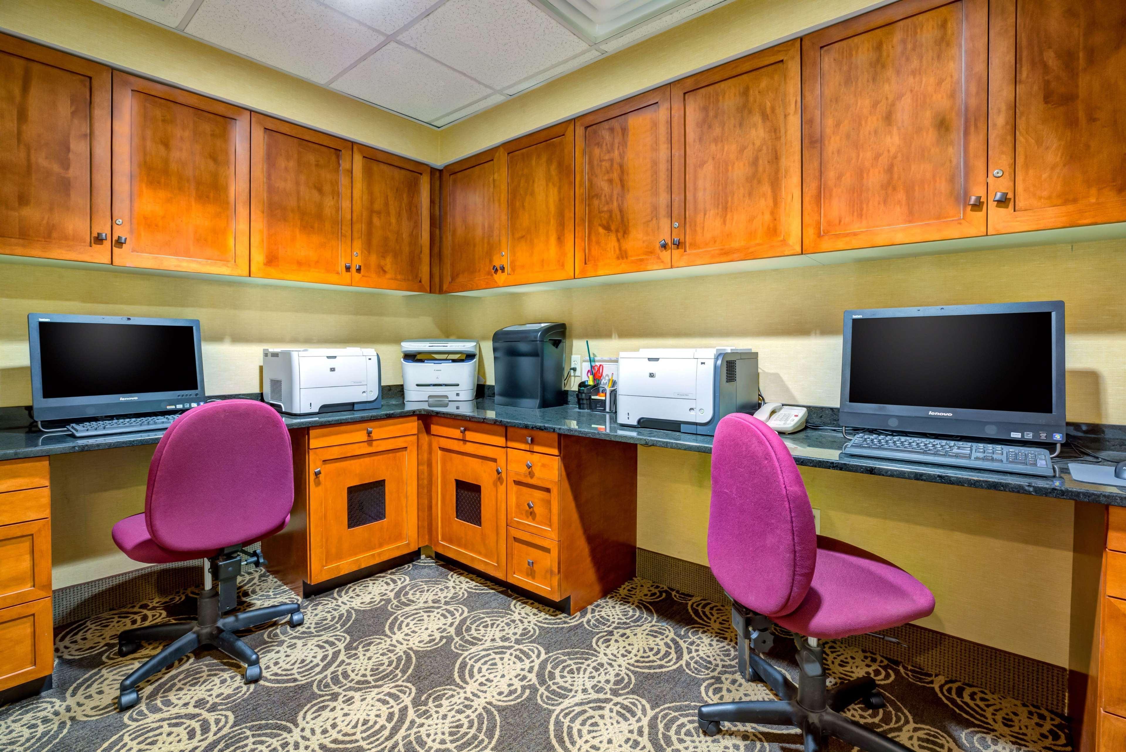 Hampton Inn Boston-Норвуд Экстерьер фото