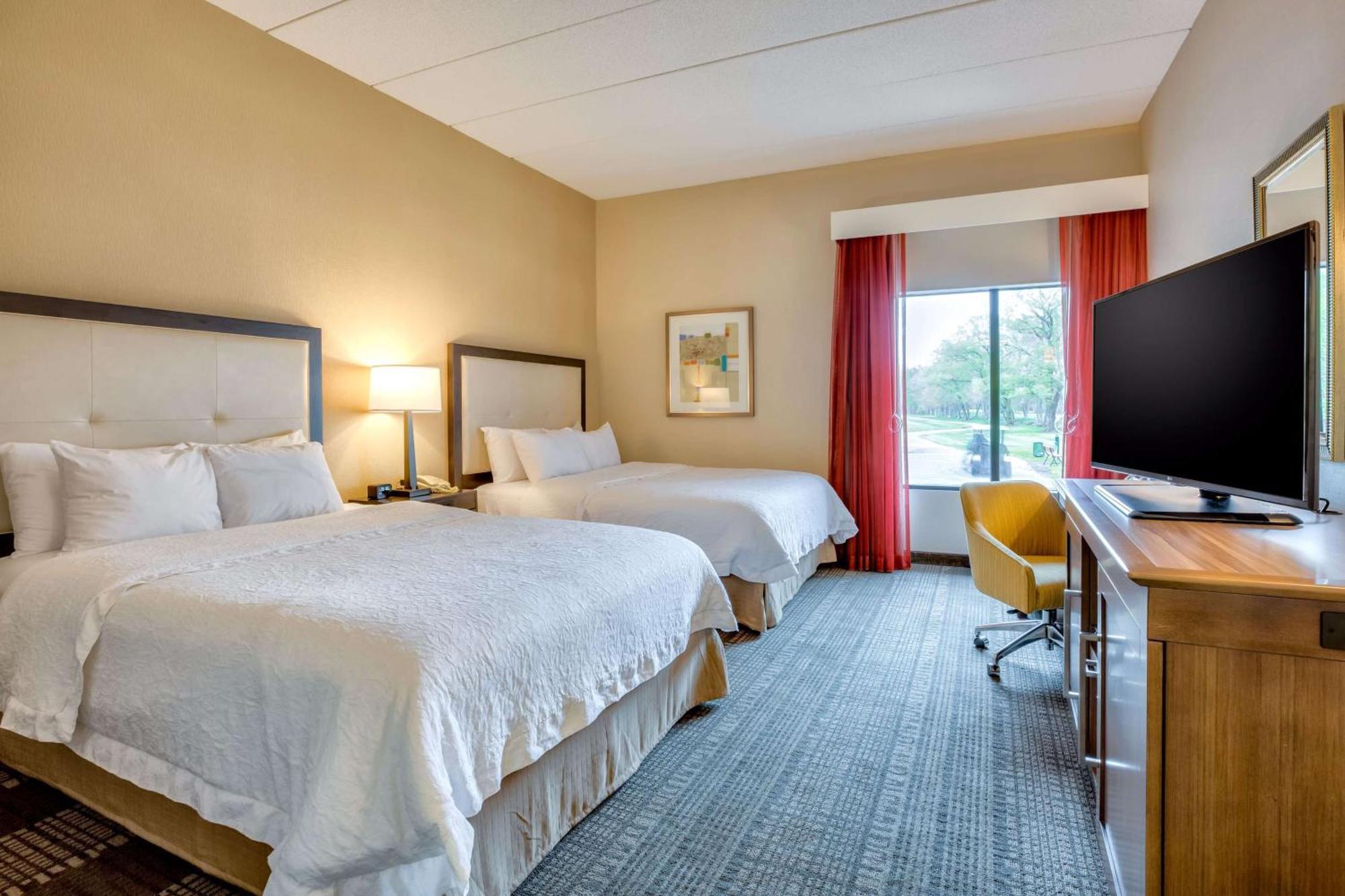 Hampton Inn Boston-Норвуд Экстерьер фото