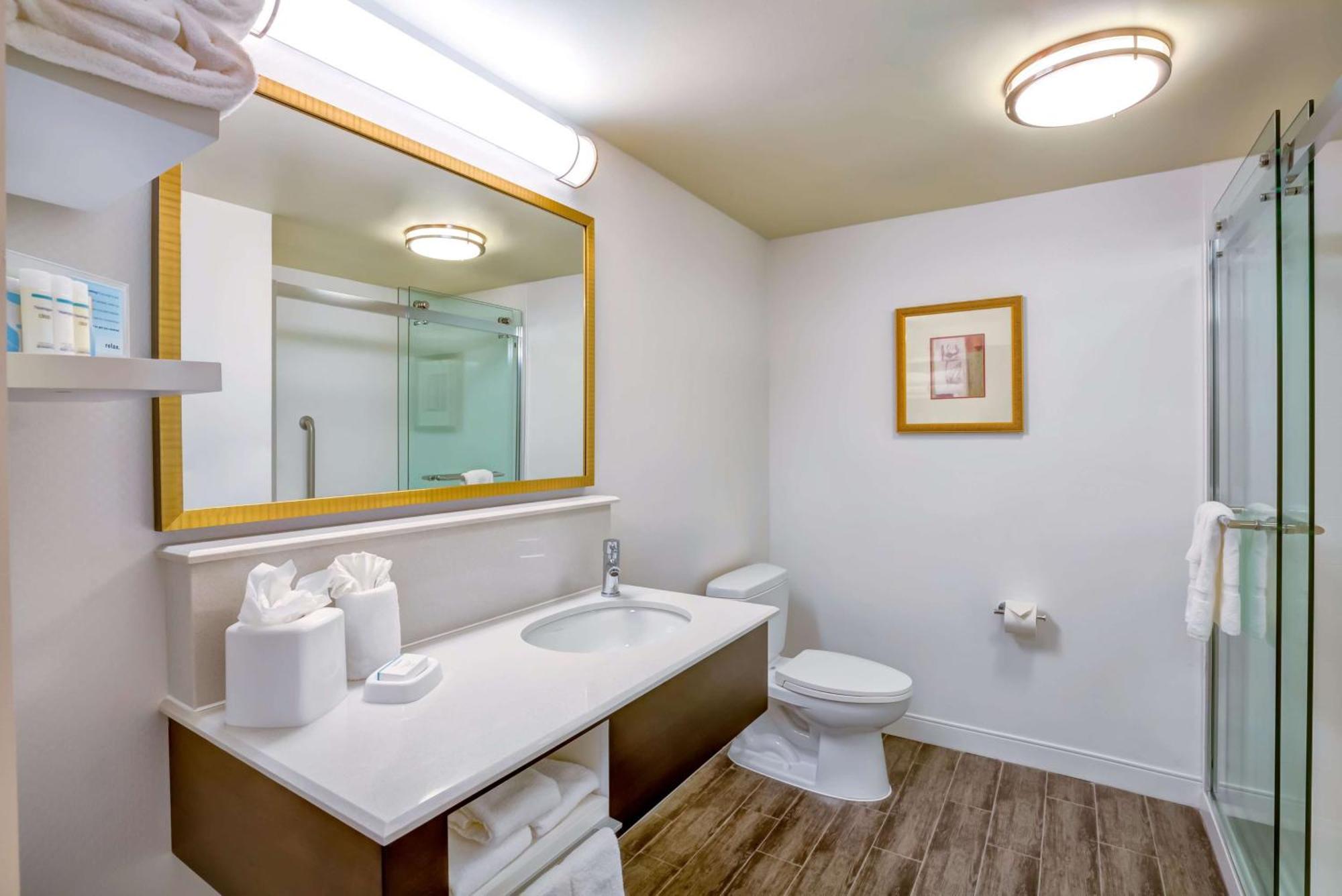 Hampton Inn Boston-Норвуд Экстерьер фото