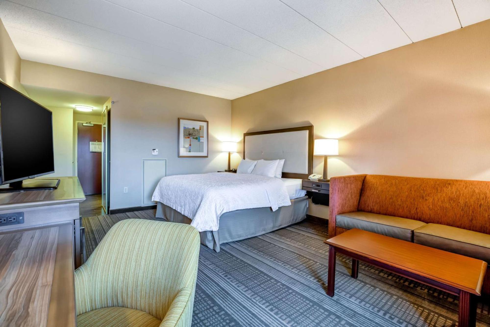 Hampton Inn Boston-Норвуд Экстерьер фото