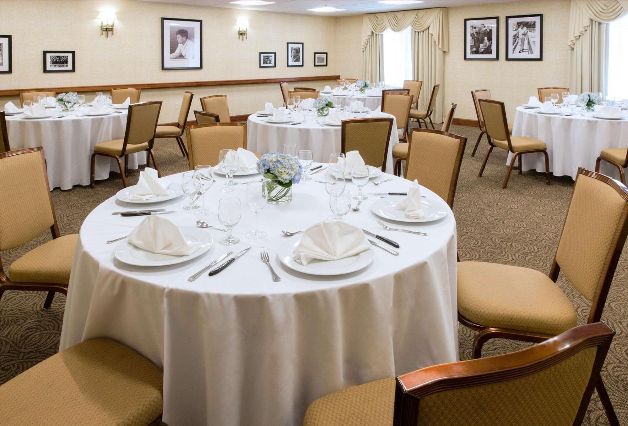 Hampton Inn Boston-Норвуд Экстерьер фото