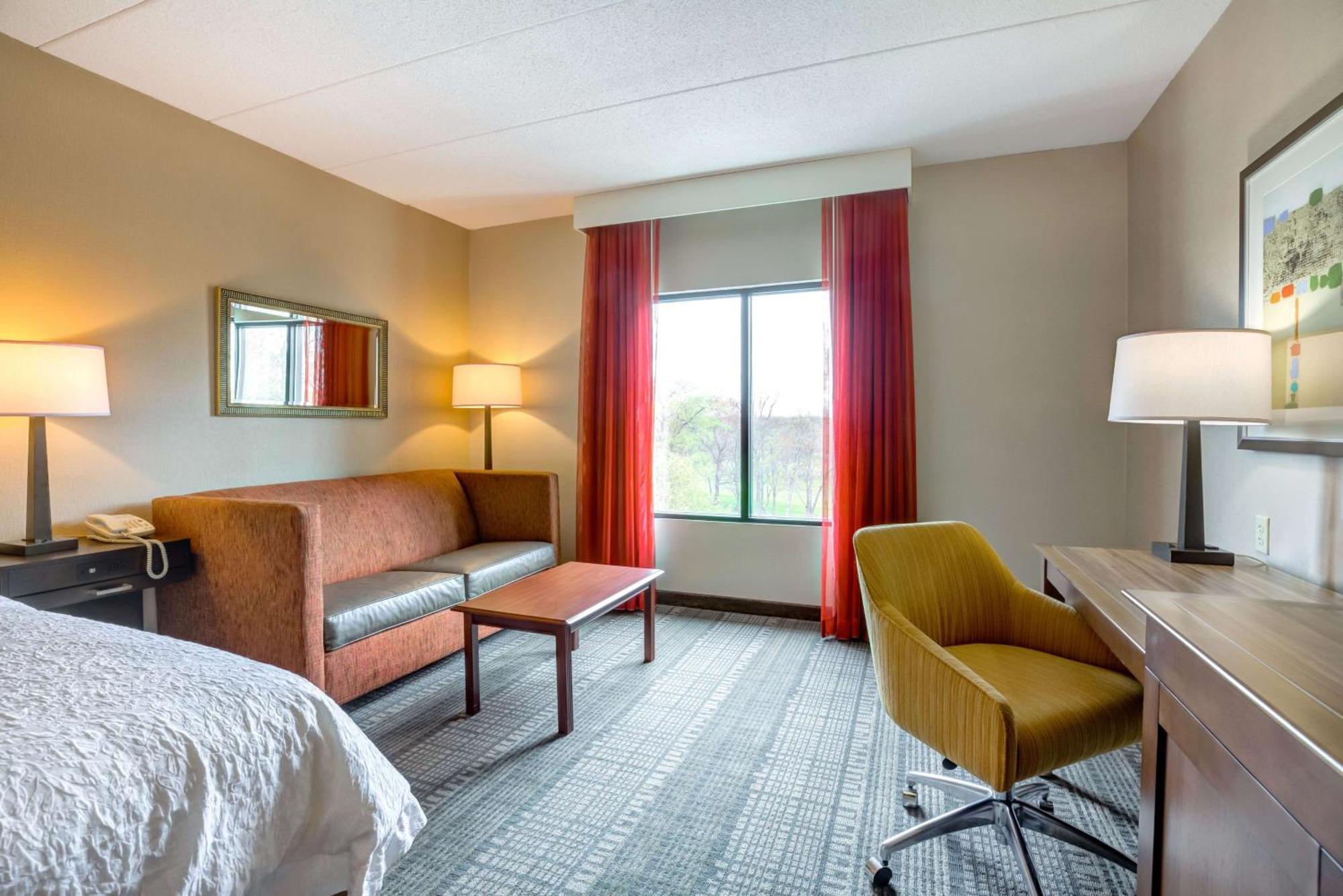 Hampton Inn Boston-Норвуд Экстерьер фото