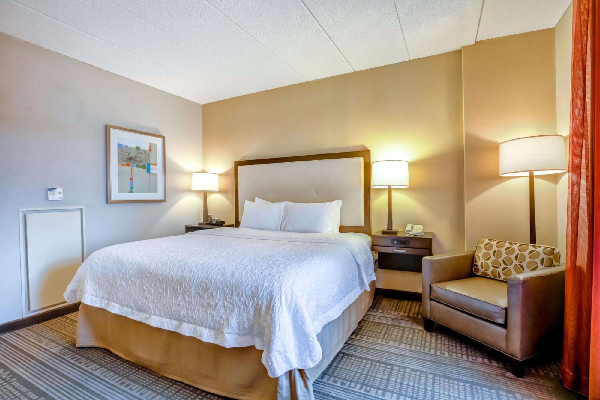 Hampton Inn Boston-Норвуд Экстерьер фото