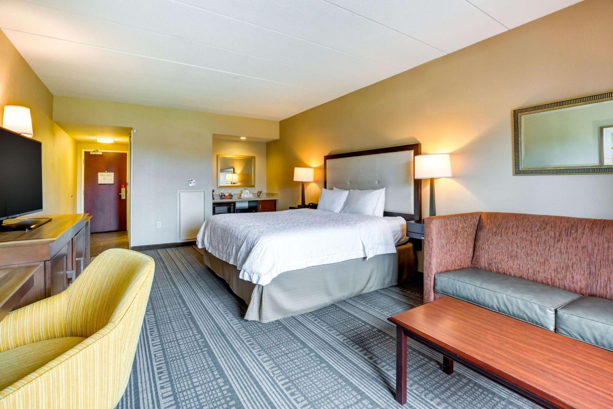 Hampton Inn Boston-Норвуд Экстерьер фото