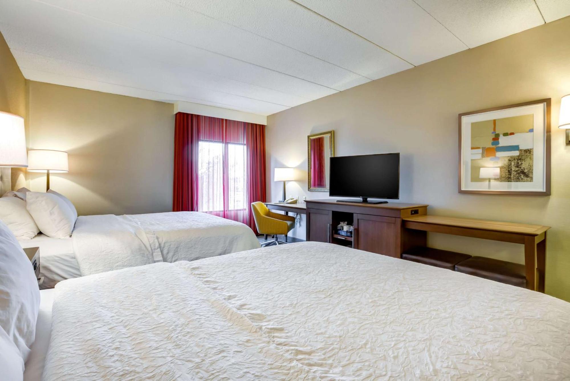 Hampton Inn Boston-Норвуд Экстерьер фото