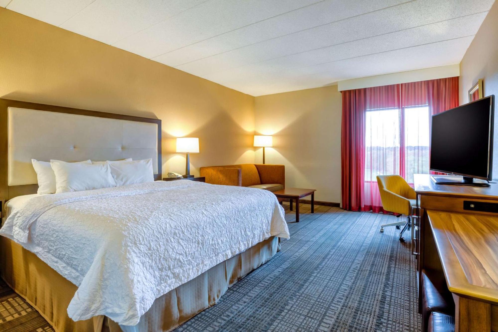 Hampton Inn Boston-Норвуд Экстерьер фото