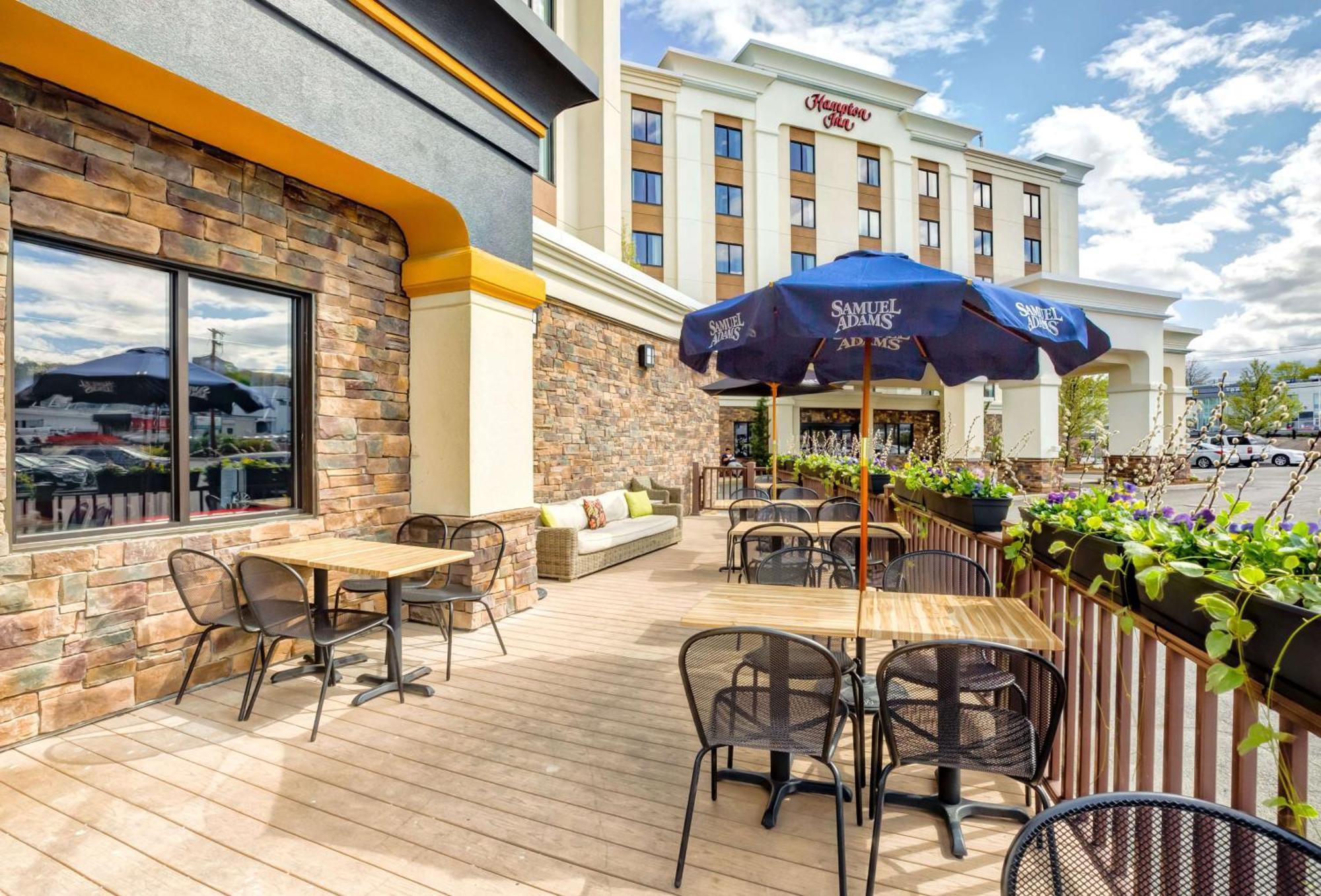 Hampton Inn Boston-Норвуд Экстерьер фото