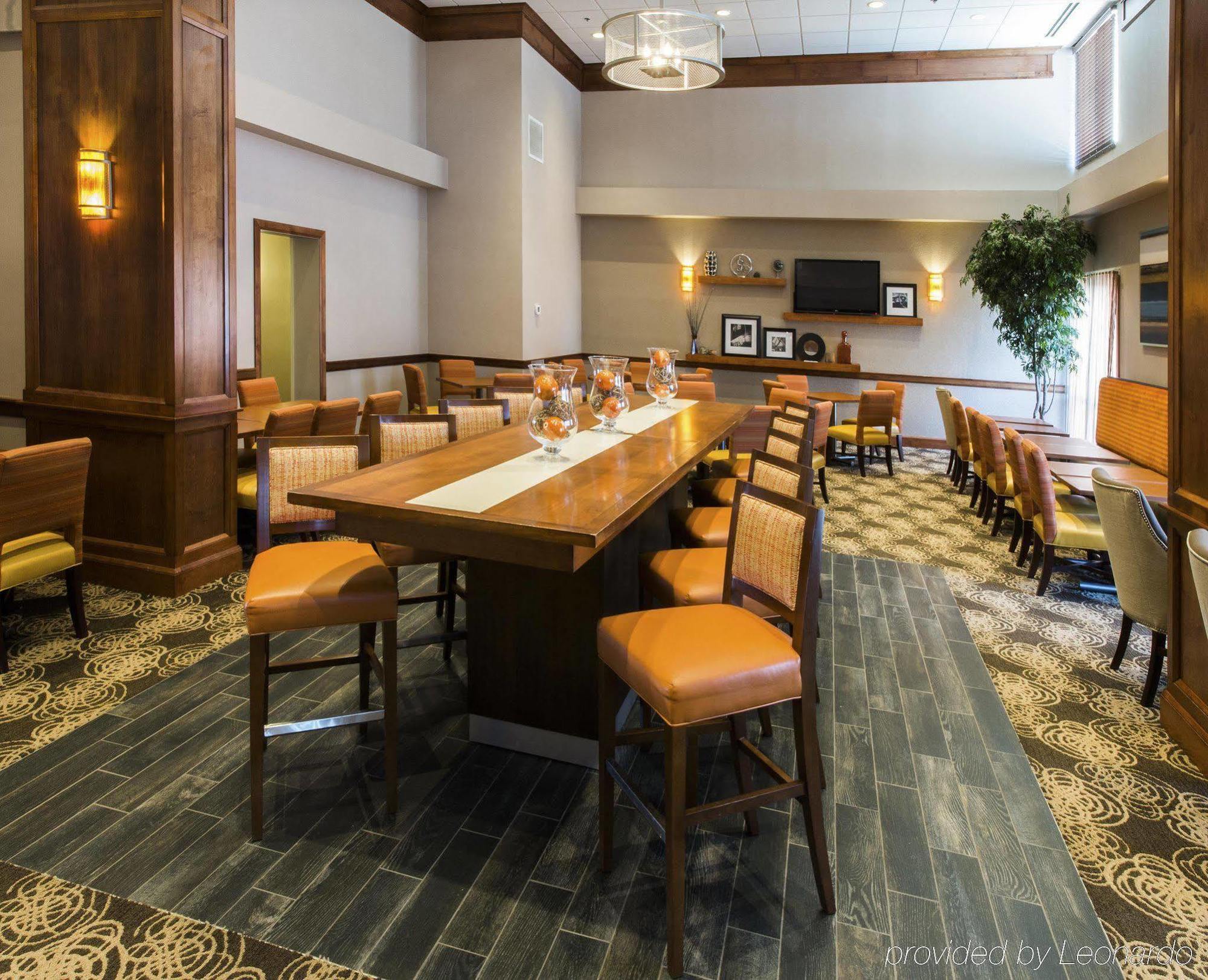 Hampton Inn Boston-Норвуд Экстерьер фото