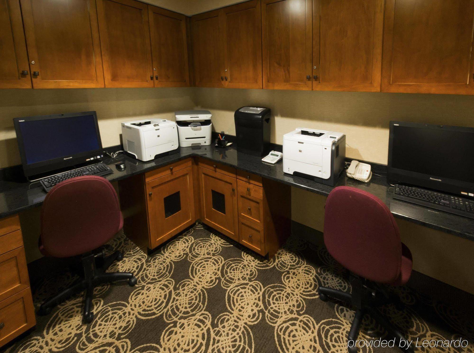Hampton Inn Boston-Норвуд Экстерьер фото