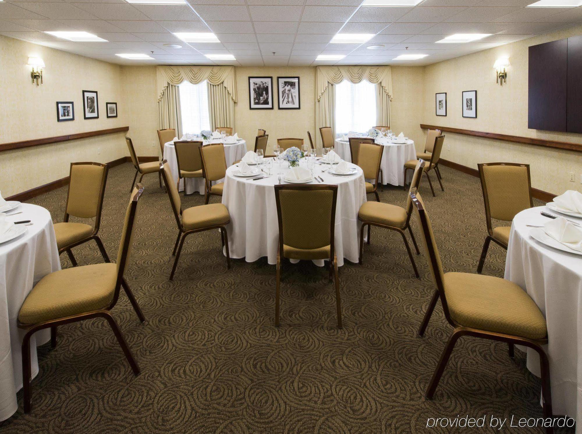 Hampton Inn Boston-Норвуд Экстерьер фото