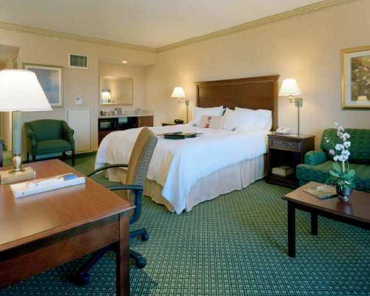 Hampton Inn Boston-Норвуд Номер фото